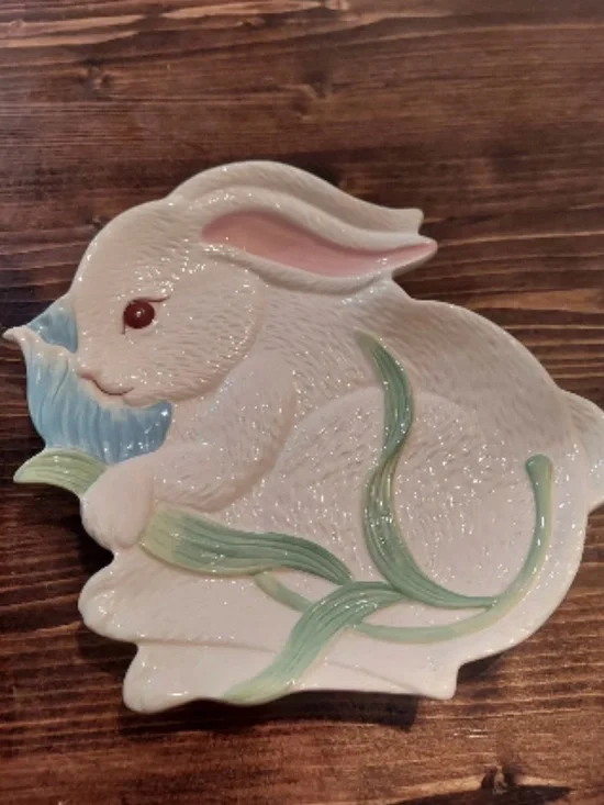 Hand Painted ceramic PIER 1 ceramic plate/dish Bunny & Tulip Flowers Easter