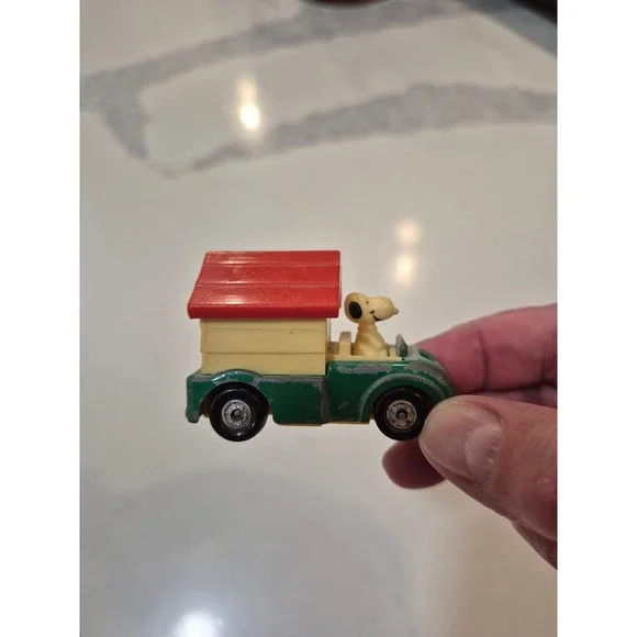 Vintage Snoopy Dog House Car Toy‎ Vehicle Peanuts Collectible Novelty