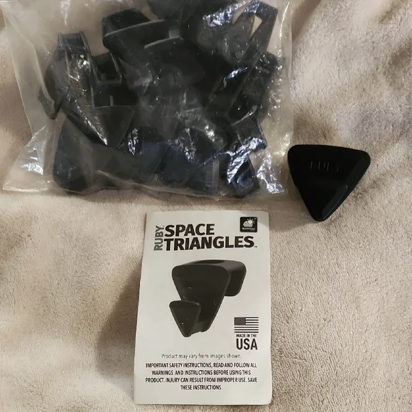 Space Triangles Closet Organizers - Black