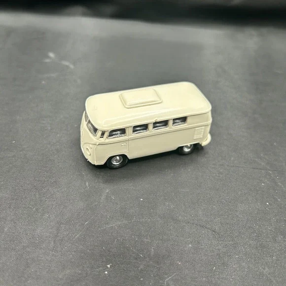 Lindberg Mini Lindy Volkswagen No 7 Bus Cream Split Window Model Toy Plastic