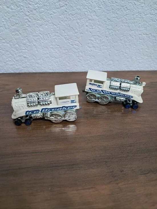 Vintage 1995 Hot Wheels Ice Breaker Locomotive Set Of 2 Diecast Chrome Toys