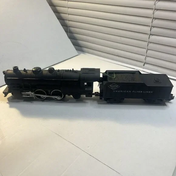 American Flyer S Gauge #21160 Reading Lines 4-4-2 Locomotive and Tender