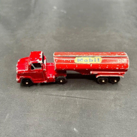 Vintage Tootsietoy Red Chevrolet Mobil Oil Tanker Semi Truck Made in USA Trailer