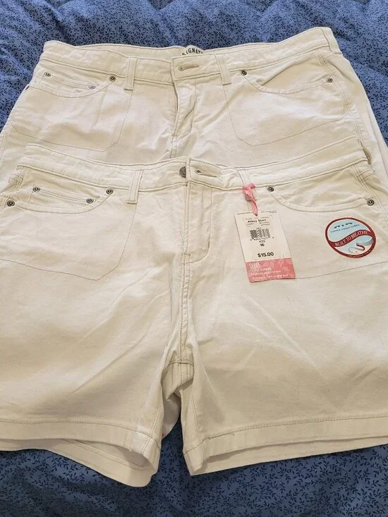 Size 16 Bundle of 2: Levi Strauss Abbey Shorts Off-White (1 NWT!)