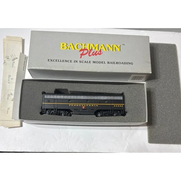 BACHMANN‎ Plus HO 31218 EMD F7B Pennsylvania PRR 9666B Boxed W/paperwork