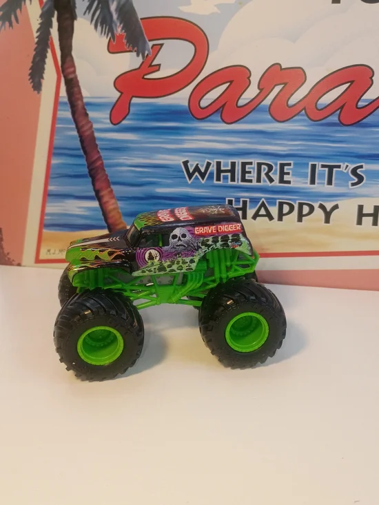 Monster Jam Grave Digger Loose Green Truck 1/64 Scale