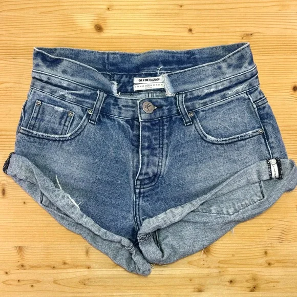 One x OneTeaspoon Bandits Denim Shorts Size 27 Distressed High Rise Cutoff‎