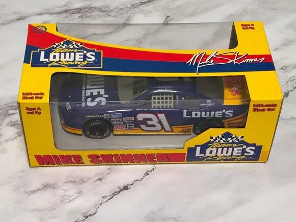 1997 Action Team Lowe's Racing Mike Skinner 31 NASCAR Diecast Car | 1:24 Scale