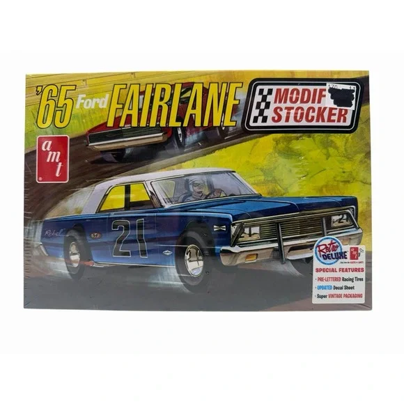 AMT 1965 Ford Fairlane Modified Stocker 1/25 Scale Model Kit Sealed AMT1190/12