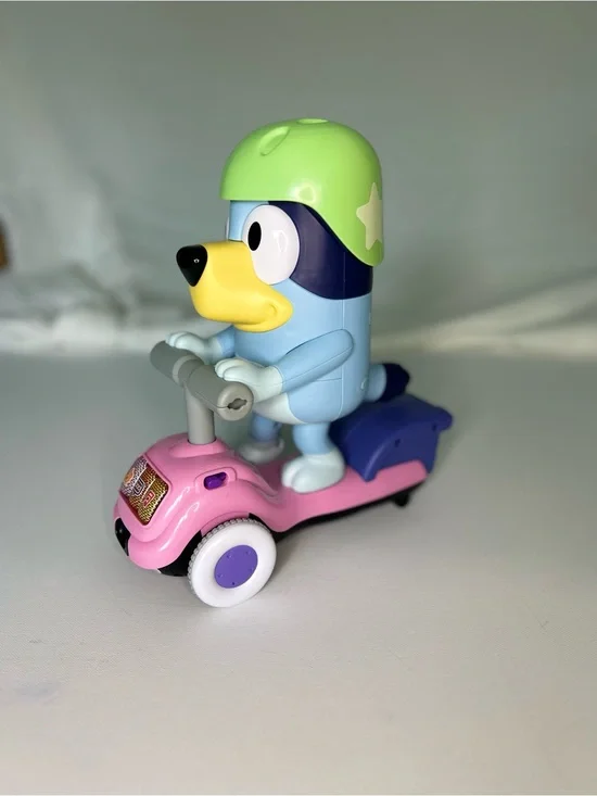 VTech Bluey Scooter Time Moving Electronic Toy Figure