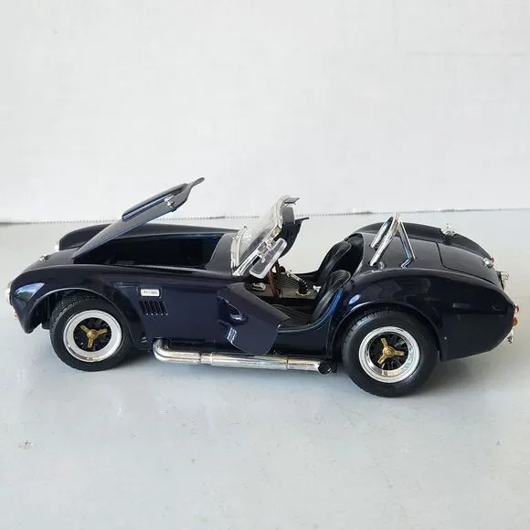Road Tough 1/18 Scale Diecast Shelby Cobra 427S/C Ford No. 92058 Dark Blue/Black