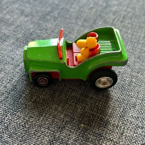 Vintage Peanuts Woodstock‎ 1965 -1972 in Green Car C 18