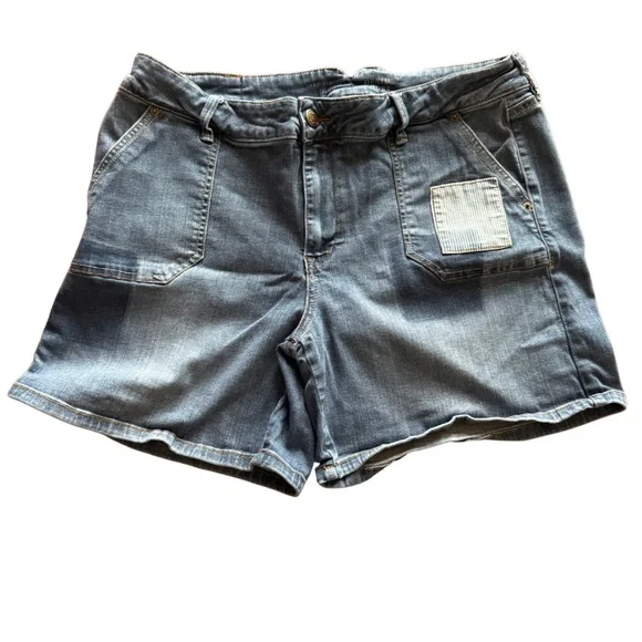 The Limited Stretch Denim Shorts – Size 18 – Good Condition