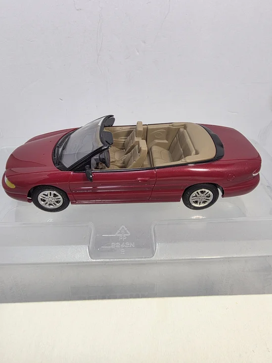 Lindberg 1997 Chrysler Sebring JXi Convertible 1:24 Plastic Model Red NIB