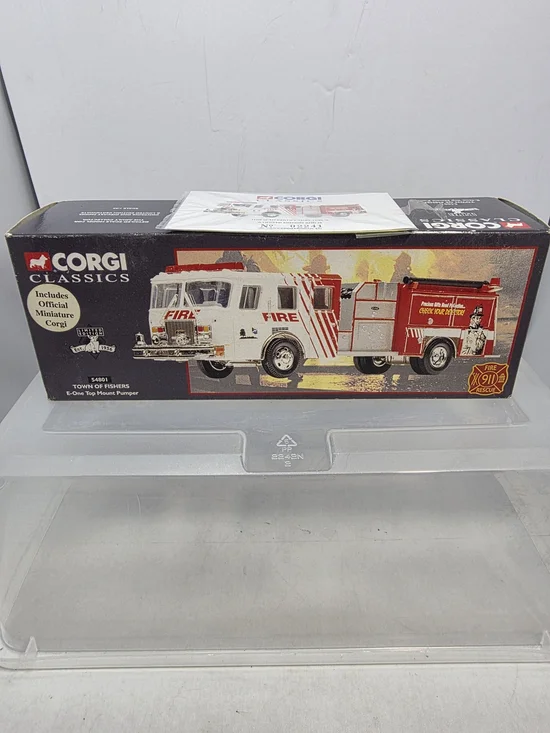 Corgi Classics Town of Fishers E-One Top Mount Pumper 1:50 LE #54801 NIB (UR)
