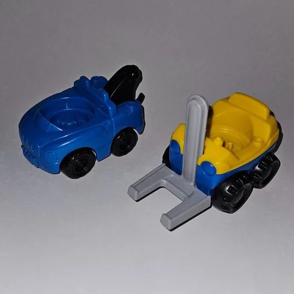 2 VTG Fisher Price Little People Vehicles Fork Lift Tow Truck Blue Yellow 2002