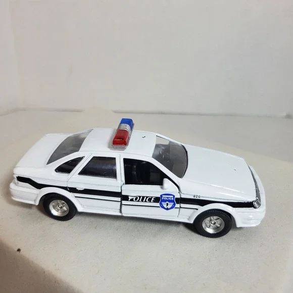 Toy Smith Die-Cast‎ Police Car White With Red &Blue Light Bar 1:36 Scale