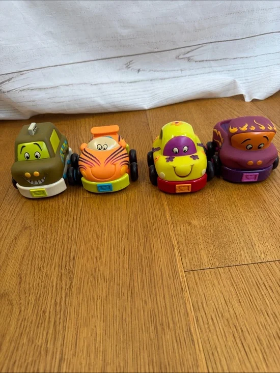 B. Toys Battat Wheeee-ls! Pull Back Cars Soft Chunky Toddler Toy Set of 4
