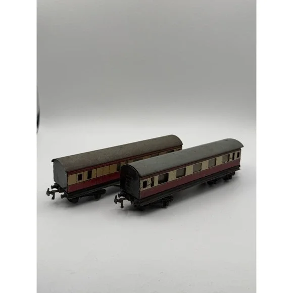 Vintage TTR Brit Pats British Rail Passenger Coaches Lot of 2 Made in England