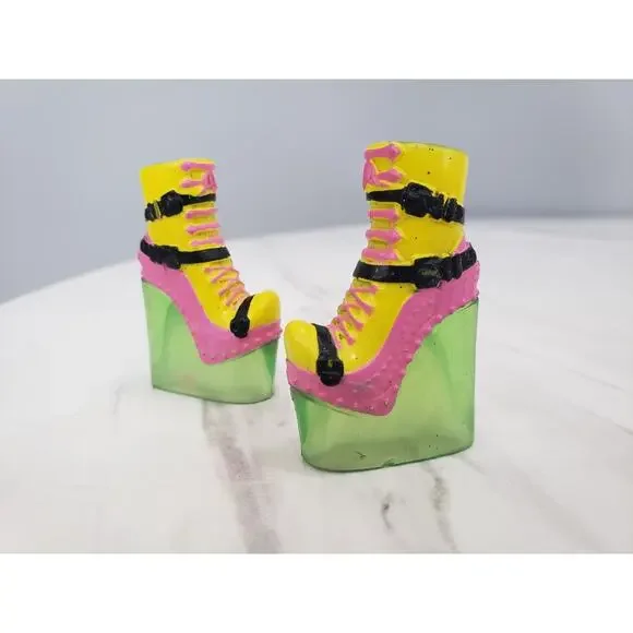 BRATZ Yasmin Action‎ Heroez Girls Toy Doll REPLACEMENT SHOES FEET BOOTS