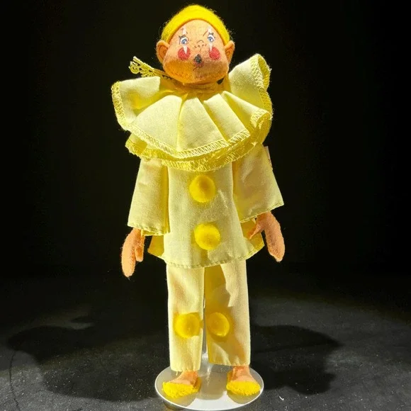 Vintage Annalee Clown Doll – 1990s Yellow Pom-Pom Costume, 10