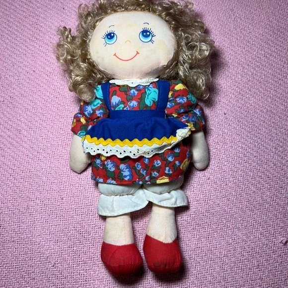 Vintage 1992 Commonwealth Toy Rag Doll Blonde Curly Hair‎ Floral Dress 12 Inch