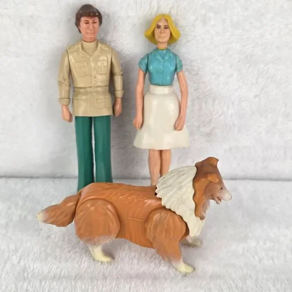 Vintage 1970s Fisher Price Dollhouse Mom Dad Collie Dog Hong Kong Lot
