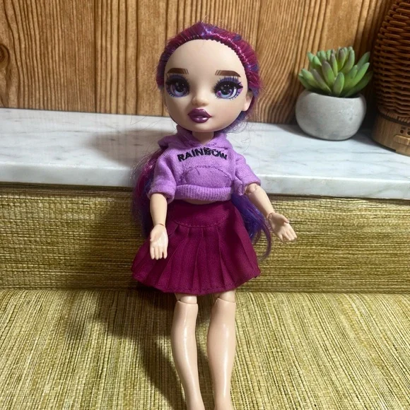 Rainbow High Series 3 Emi Vanda Purple Fashion Doll no boots