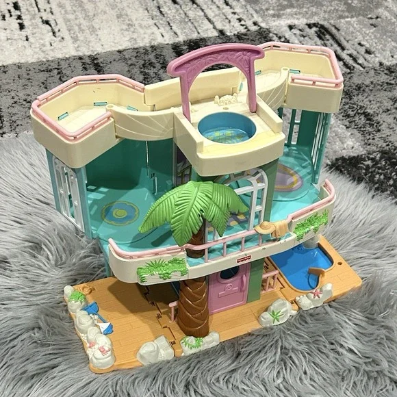 Fisher‎ Price Sweet Streets Ocean Club Beach Vacation Doll House Toy Play Fun