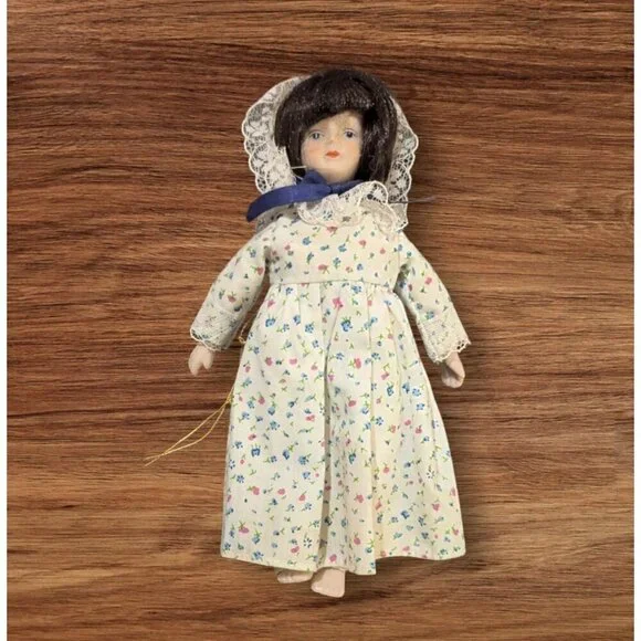 Gorham Doll of the Month September Porcelain Vintage Floral Dress Lace Bonnet 8