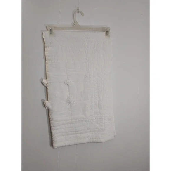 Pottery Barn Shams Cotton White Standard Pom Pom Quilted 19.5