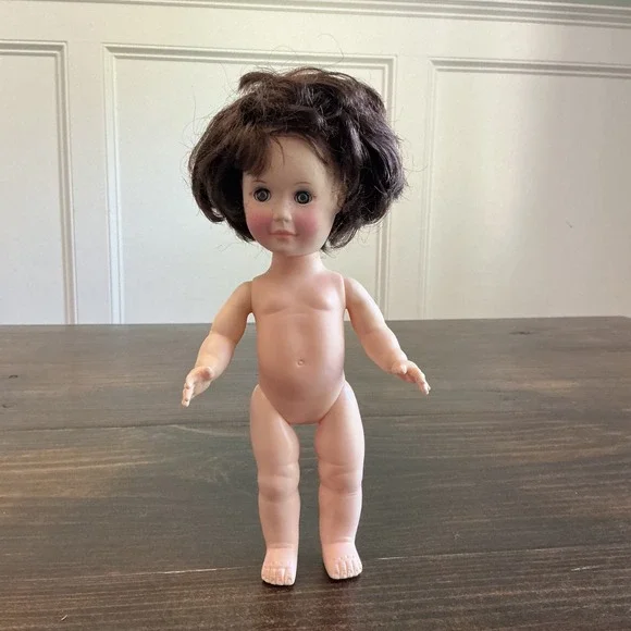 Vintage 1980 Effanbee 11 Inch Vinyl Baby Doll Brunette Sleep Eyes Freckles 1480‎