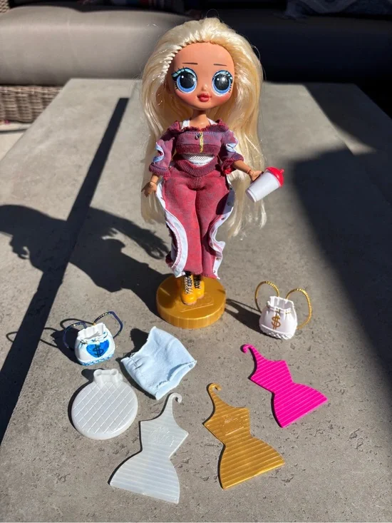 LOL Surprise OMG SWAG Fashion Doll Series 1 Blonde Clothes Accessories Stand Lot