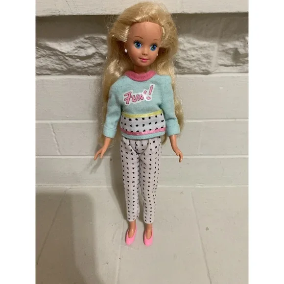 Vintage Barbie SKIPPER Wearing 1988 TEEN TIME FASHIONS Pizza At The Mall‎ Outfit