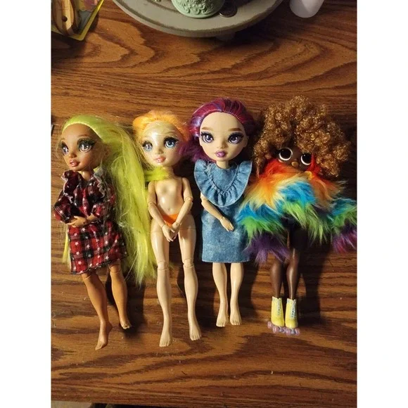 Lot Of 4 L.O.L. Surprise! OMG And Rainbow High Fashion Dolls W/ Accessories