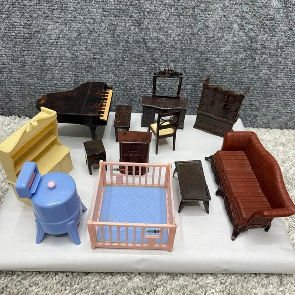 Vintage Renwal dollhouse furniture Huge Lot‎  piano vanity couch and more (READ)