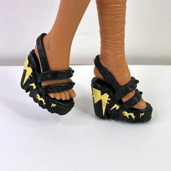 Monster High G3 Scare-adise Island Frankie  Black Lightning Wedge Sandals