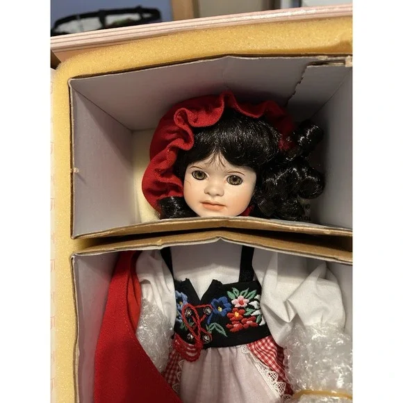 Wendy Lawton Red Riding Hood Storybook Collection 14