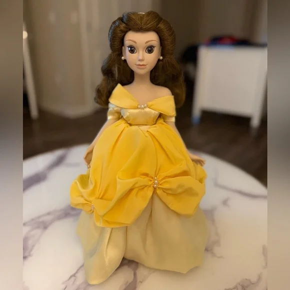 Disney Limited Edition Beauty and The‎ Beast - Belle Porcelain Doll 18”