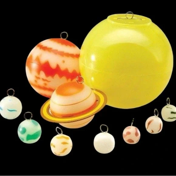 Solar‎ System Glow in the Dark 3-D Planets Hang from the ceiling New