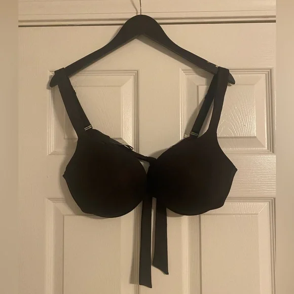 Skims. Women’s Black Bikini Top. Size 14. NWT.