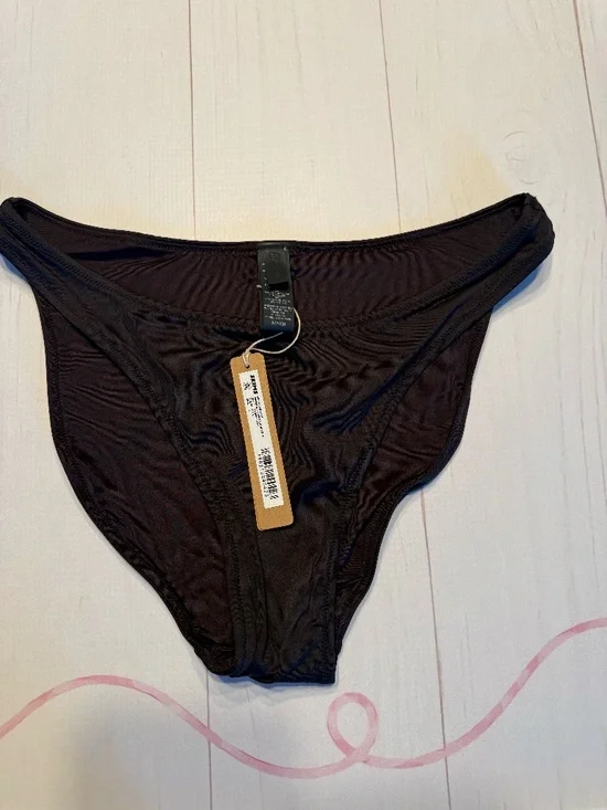NWT Skims Dipped Mid-Coverage Bikini Bottoms Onyx size S