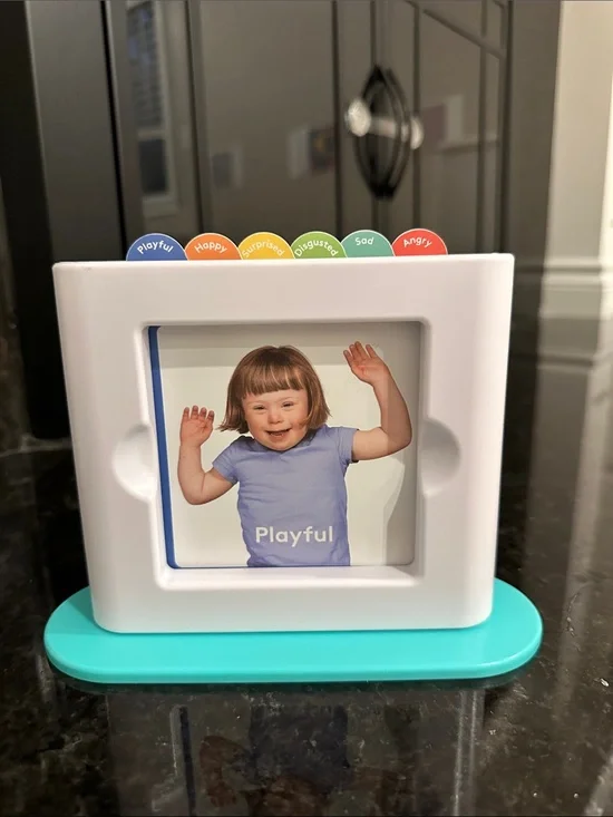 Lovevery Emotion Match Mirror & Card Set