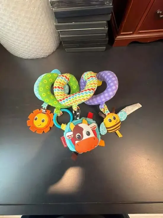 Infantino Spiral Activity Toy Farm Fun with Cow, Pig, Bee, and Sun Rattles