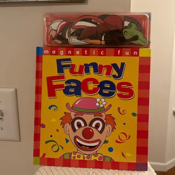 Funny Faces Magnetic Book by Scholastic Ages 3 and up Factory-sealed