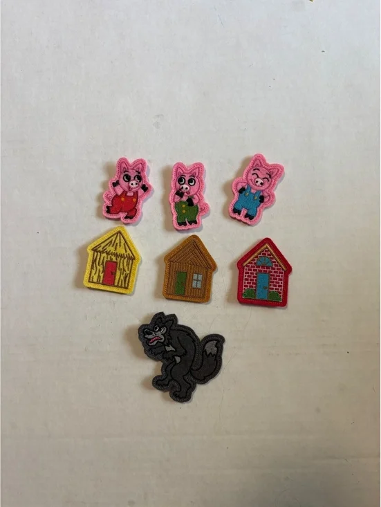 Three little pigs felt pieces