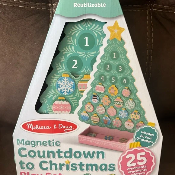 Melissa & Doug Festive Magnetic Christmas Tree Set