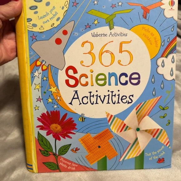 Usborne‎ 365 Science Activities Spiral-Bound Hardcover Kids Science Book