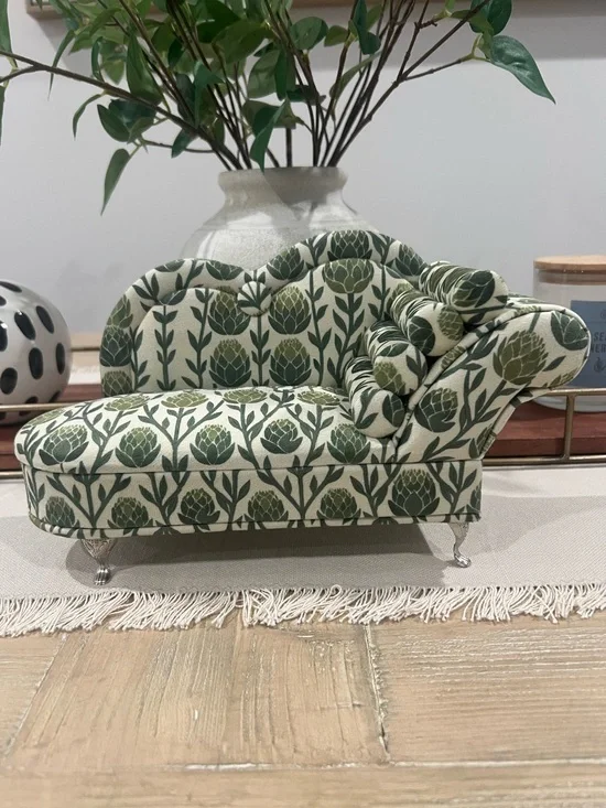 NWOT Floral Mini Chaise Lounge Jewelry Box Organizer