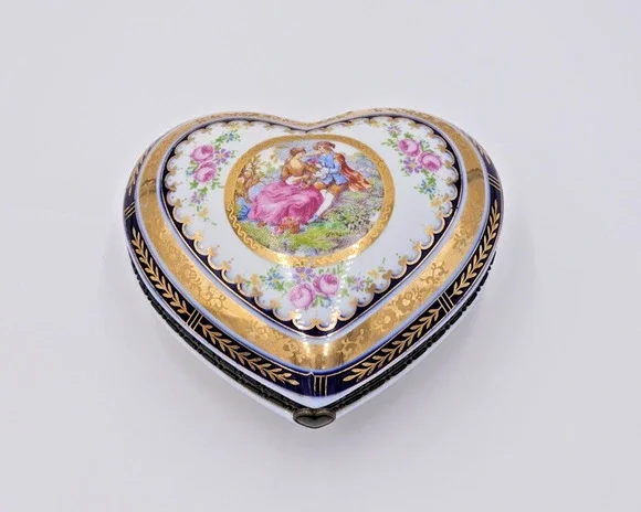 VTG Hand Painted Limoges Courting Couple Hinged Porcelain Heart Jewelry Box